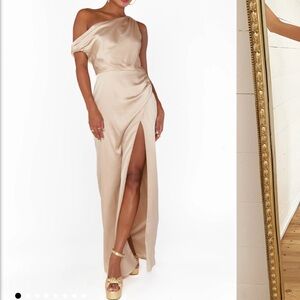 Show me your mumu Jodi dress.